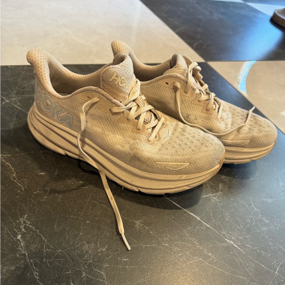 Hoka Clifton 9